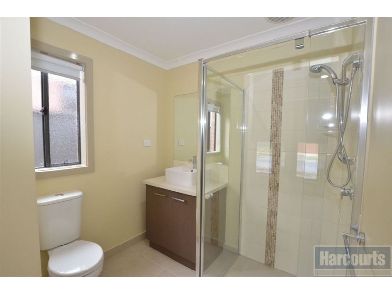 32 Jupiter Crescent, Cranbourne West VIC 3977