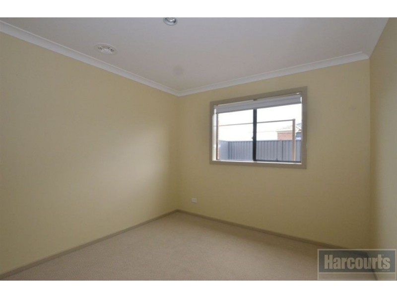 32 Jupiter Crescent, Cranbourne West VIC 3977