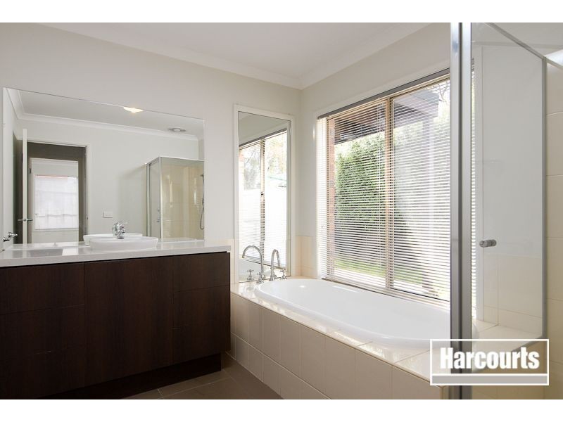 37 Chardonnay Drive, Skye VIC 3977