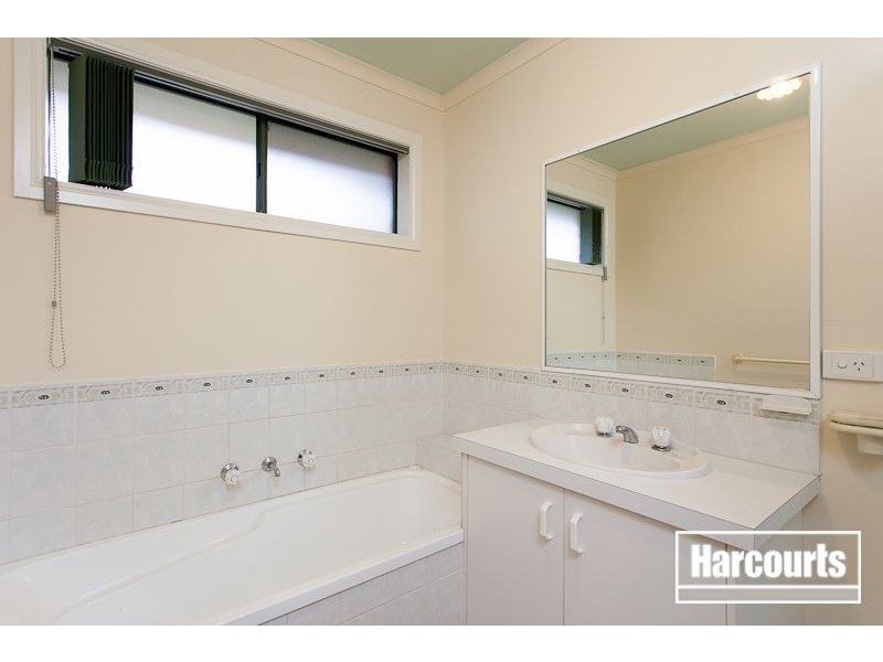 24 Oberon Drive, Carrum Downs VIC 3201