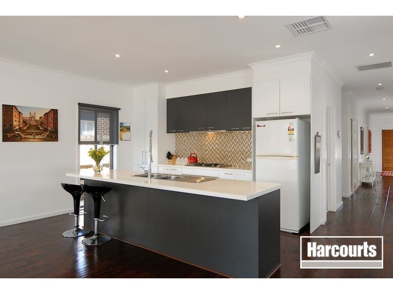 12 Dalray Street, Sandhurst VIC 3977