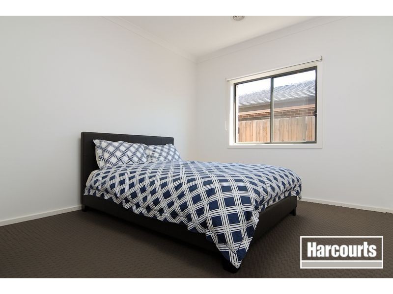 12 Dalray Street, Sandhurst VIC 3977