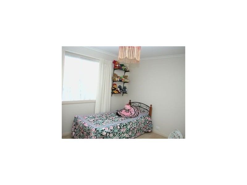 2 Kincaid Ave, Skye VIC 3977