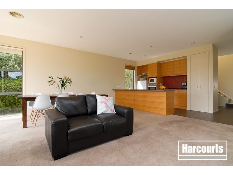 29 Barton Drive, Sandhurst VIC 3977