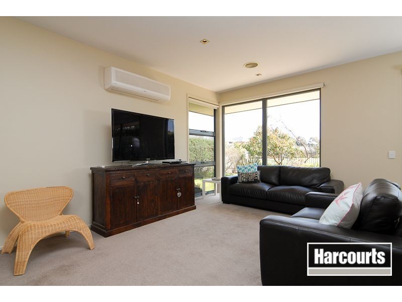 29 Barton Drive, Sandhurst VIC 3977