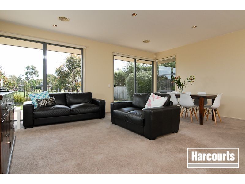 29 Barton Drive, Sandhurst VIC 3977