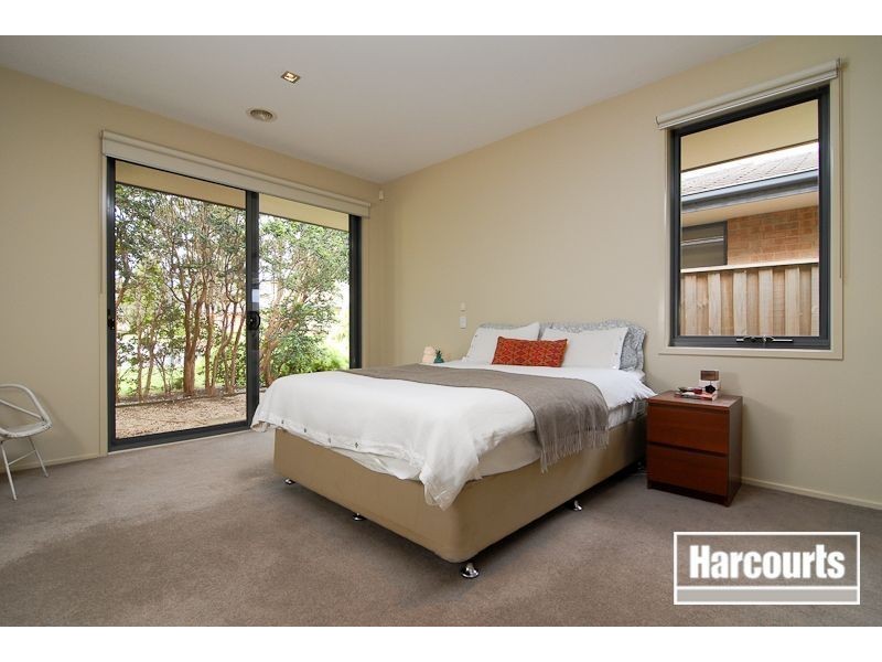 29 Barton Drive, Sandhurst VIC 3977