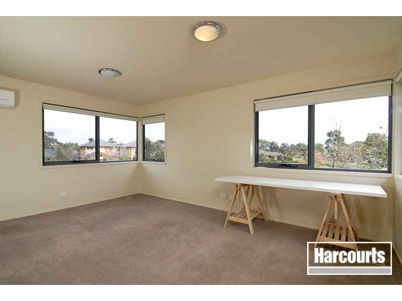 29 Barton Drive, Sandhurst VIC 3977