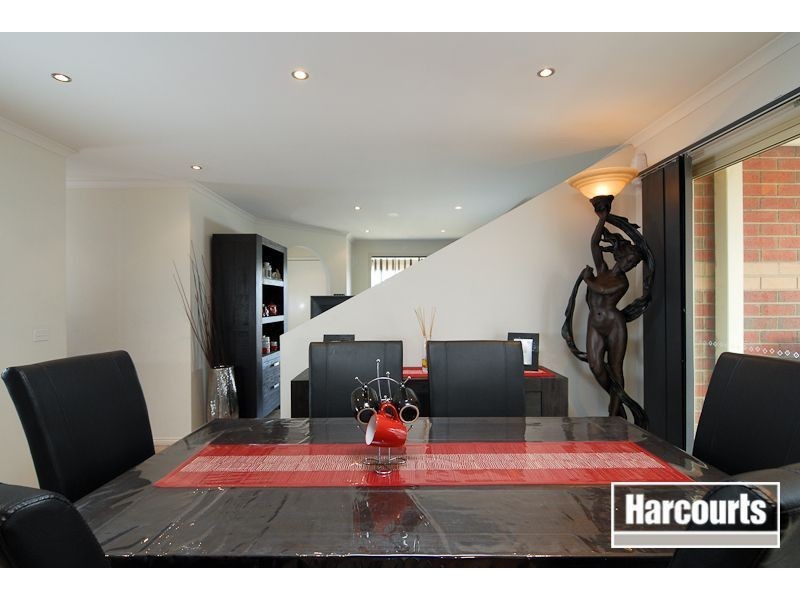 60 Scarborough Avenue, Cranbourne West VIC 3977
