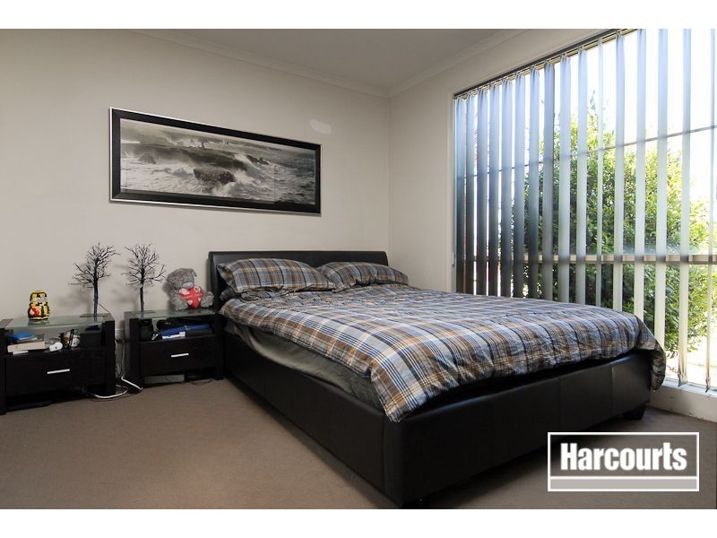 60 Scarborough Avenue, Cranbourne West VIC 3977
