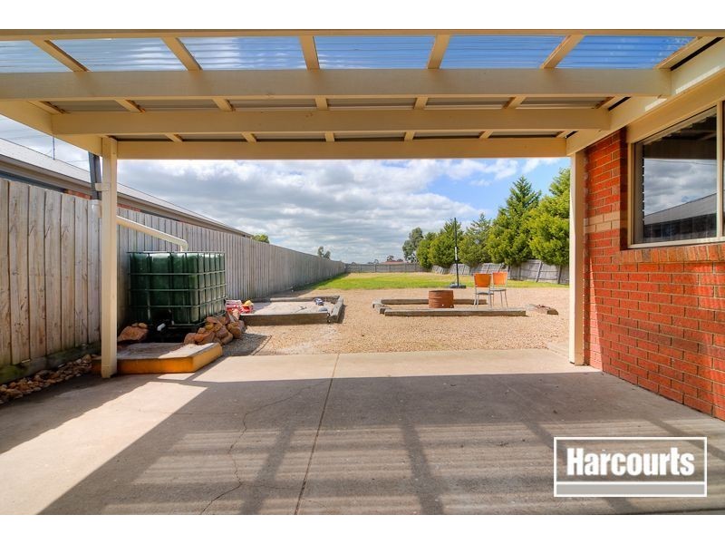 60 Scarborough Avenue, Cranbourne West VIC 3977
