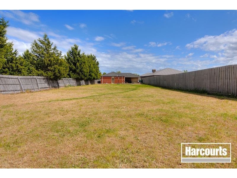 60 Scarborough Avenue, Cranbourne West VIC 3977