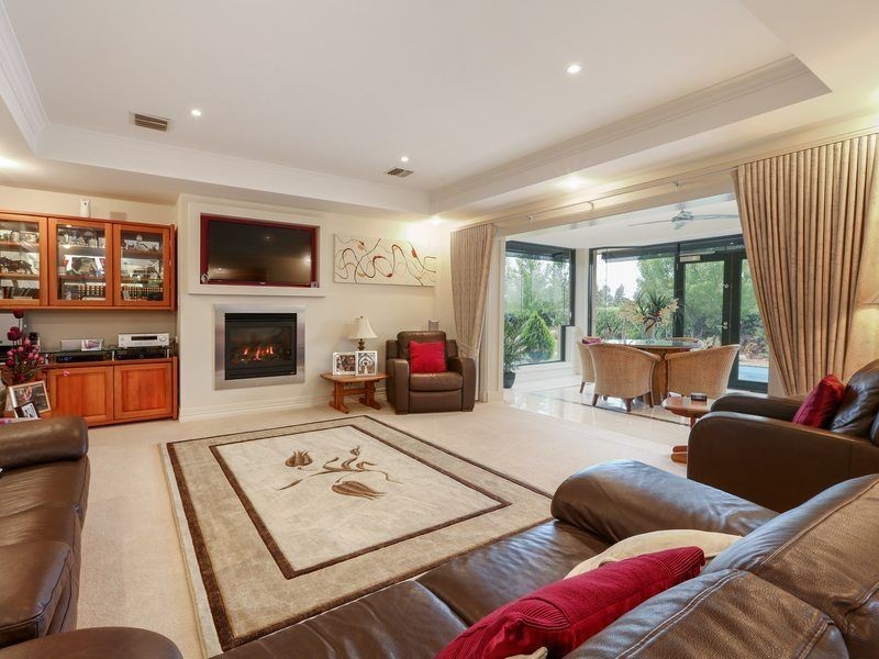 10 Kingsford Smith Court, Sandhurst VIC 3977