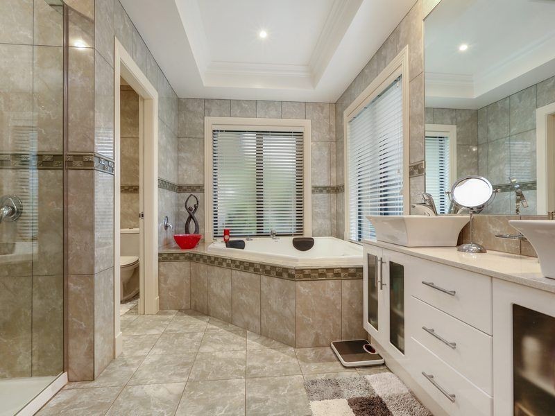 10 Kingsford Smith Court, Sandhurst VIC 3977