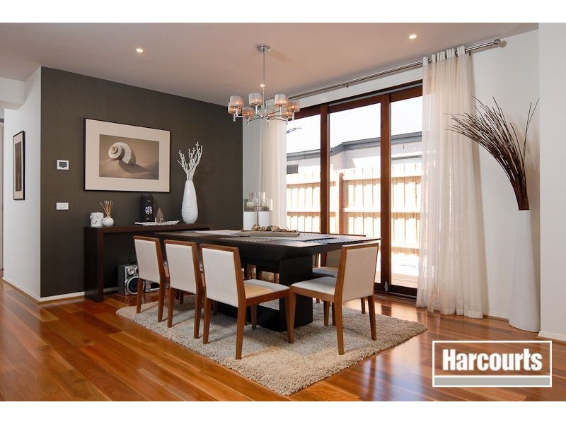 5 Sandarra Boulevard, Sandhurst VIC 3977