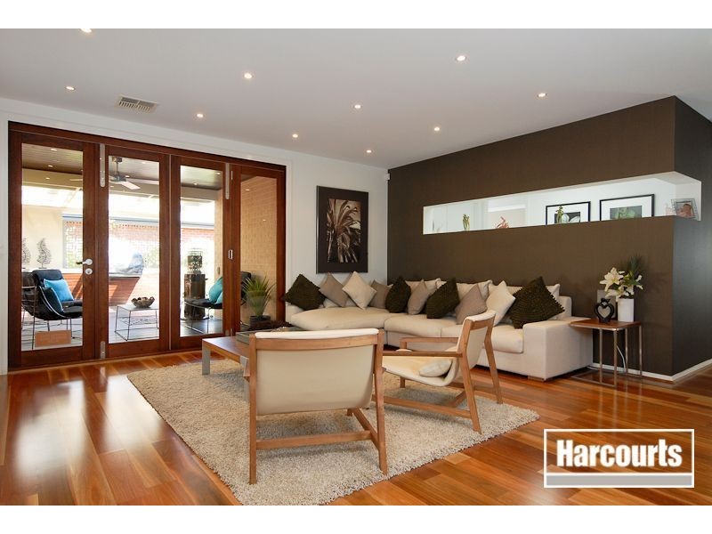 5 Sandarra Boulevard, Sandhurst VIC 3977