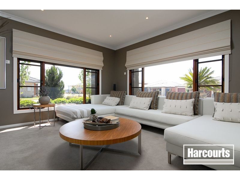 5 Sandarra Boulevard, Sandhurst VIC 3977