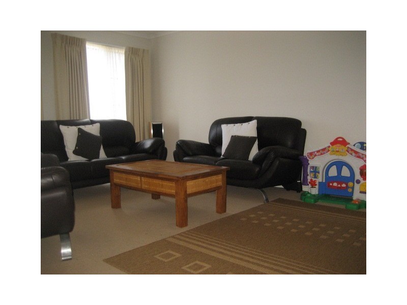 19 Emerald  Rise, Skye VIC 3977