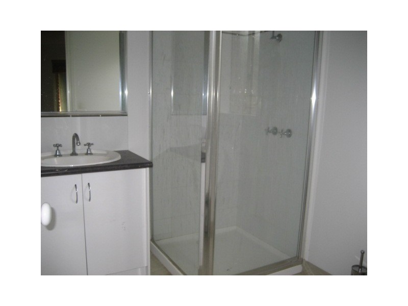 8 Bernard Place, Carrum Downs VIC 3201