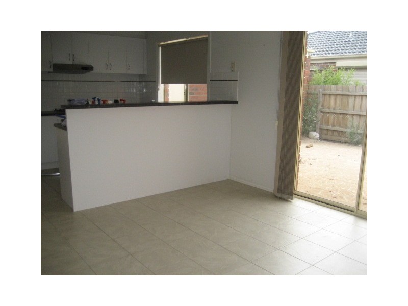 8 Bernard Place, Carrum Downs VIC 3201