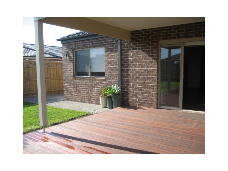 11 Alysha Avenue, Lyndhurst VIC 3975