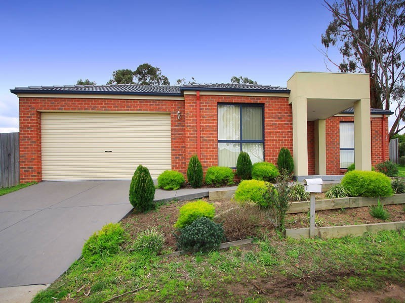 2 Windsor Grange, Skye VIC 3977