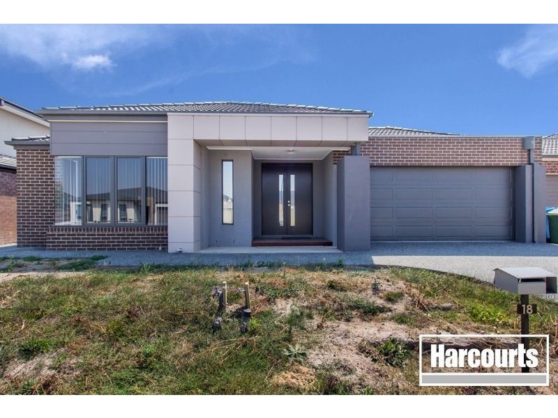 18 Farringdon Crescent, Cranbourne North VIC 3977