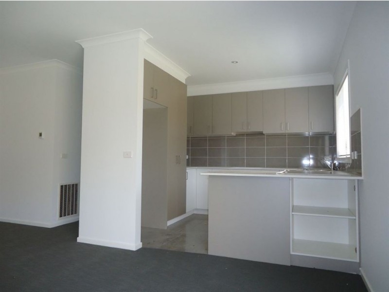 8/20 Robins Drive, Carrum Downs VIC 3201