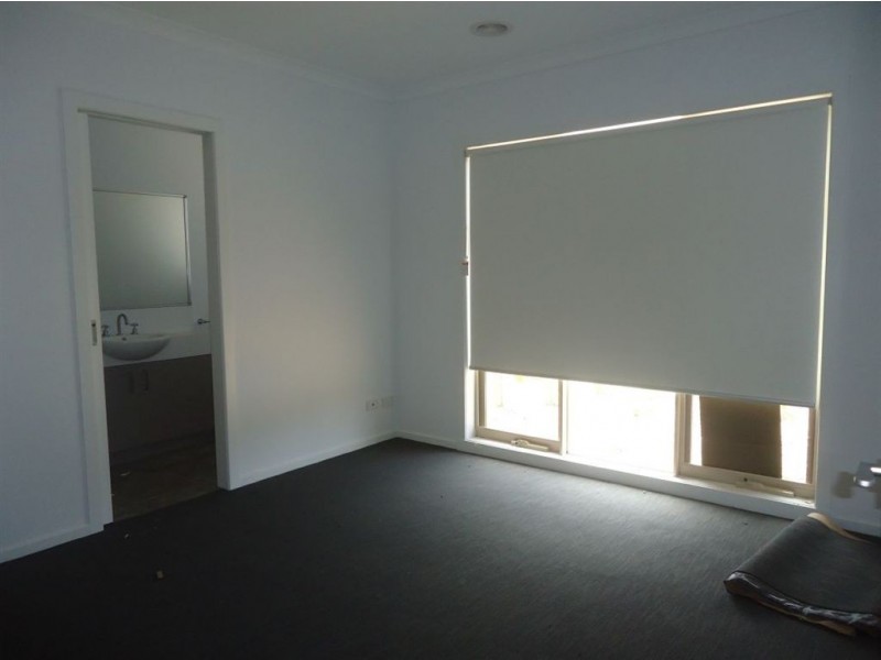 8/20 Robins Drive, Carrum Downs VIC 3201