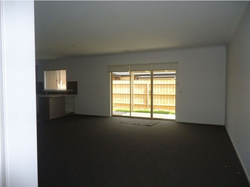 8/20 Robins Drive, Carrum Downs VIC 3201