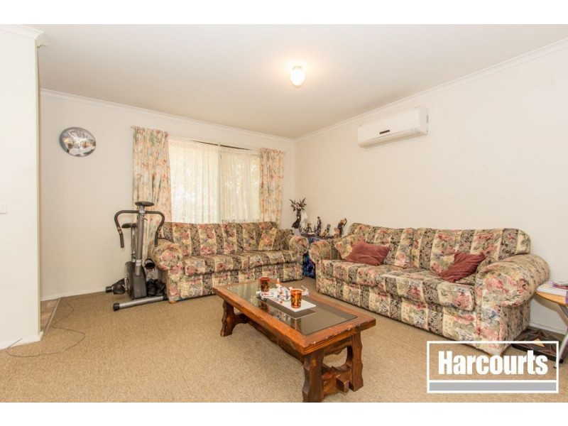 11 Glenn close, Cranbourne West VIC 3977