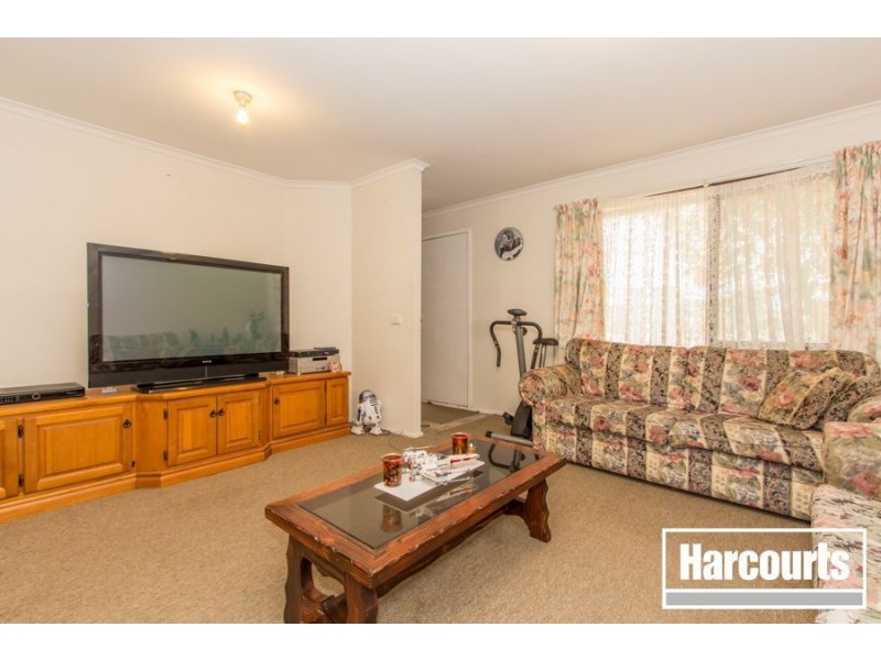 11 Glenn close, Cranbourne West VIC 3977