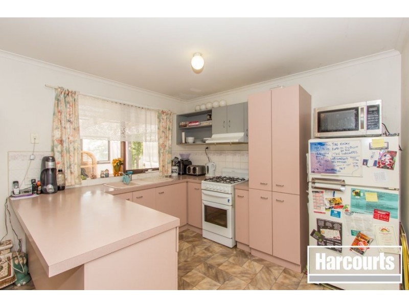 11 Glenn close, Cranbourne West VIC 3977