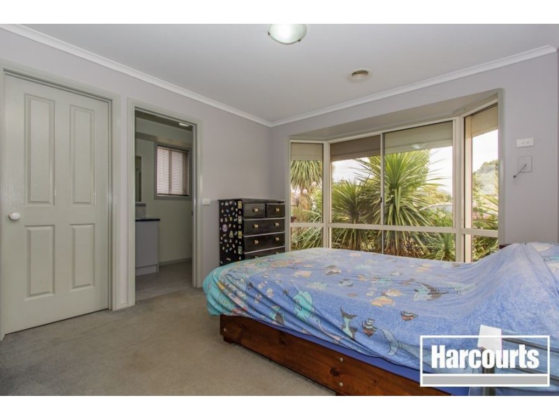 6 Pirita Place, Cranbourne West VIC 3977