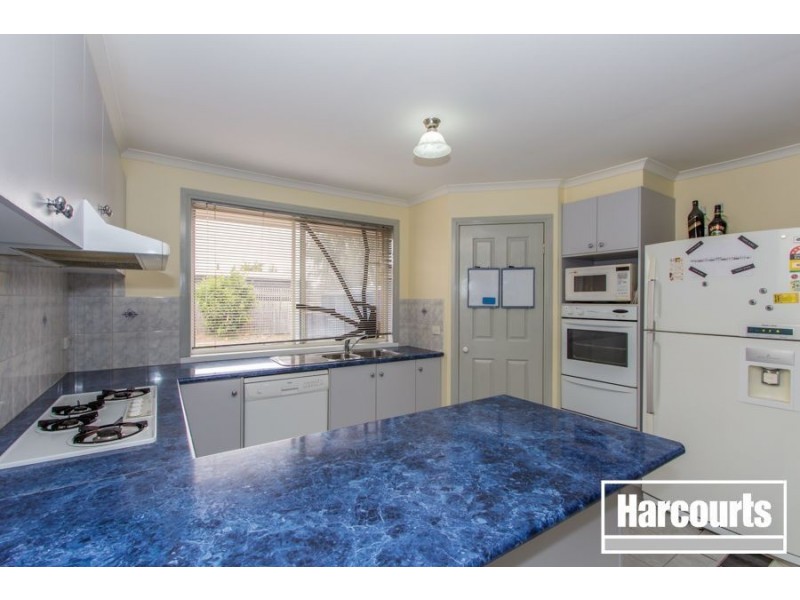 6 Pirita Place, Cranbourne West VIC 3977