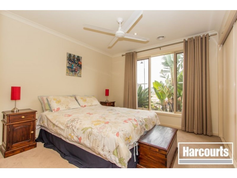 150 Rosebank Drive, Cranbourne North VIC 3977