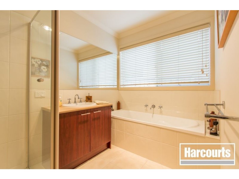 150 Rosebank Drive, Cranbourne North VIC 3977