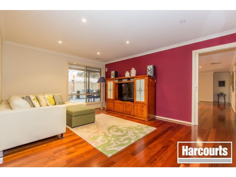 150 Rosebank Drive, Cranbourne North VIC 3977