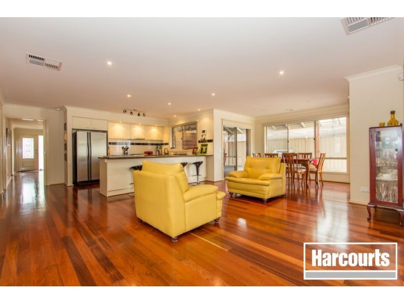 150 Rosebank Drive, Cranbourne North VIC 3977