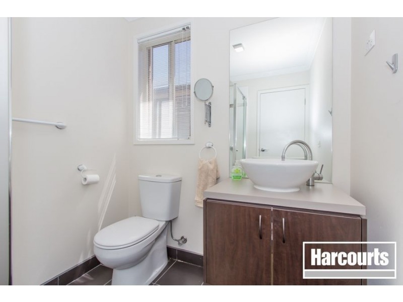 71 Broad Oak Drive, Cranbourne East VIC 3977