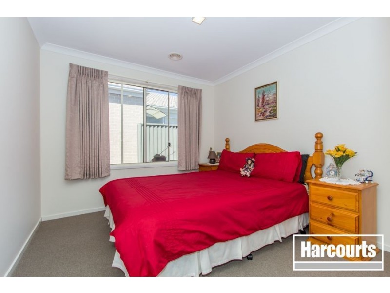71 Broad Oak Drive, Cranbourne East VIC 3977