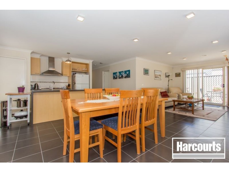 71 Broad Oak Drive, Cranbourne East VIC 3977