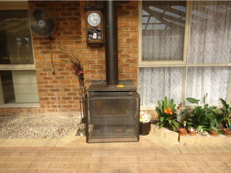 82 Courtenany Avenue, Cranbourne VIC 3977