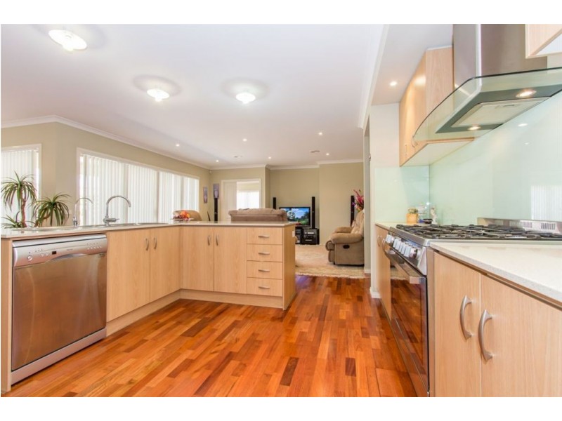 122 Rosebank drive, Cranbourne North VIC 3977