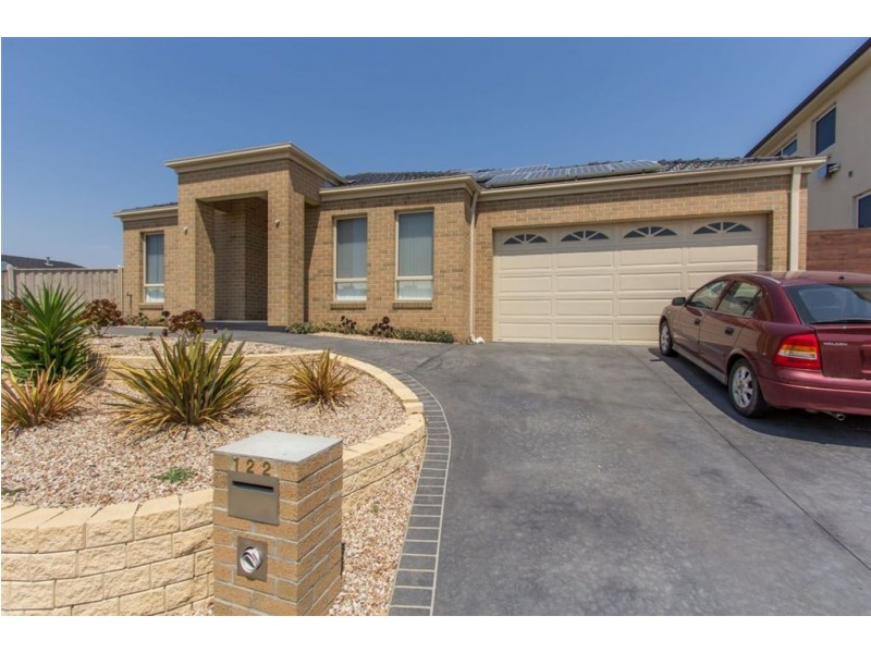 122 Rosebank drive, Cranbourne North VIC 3977