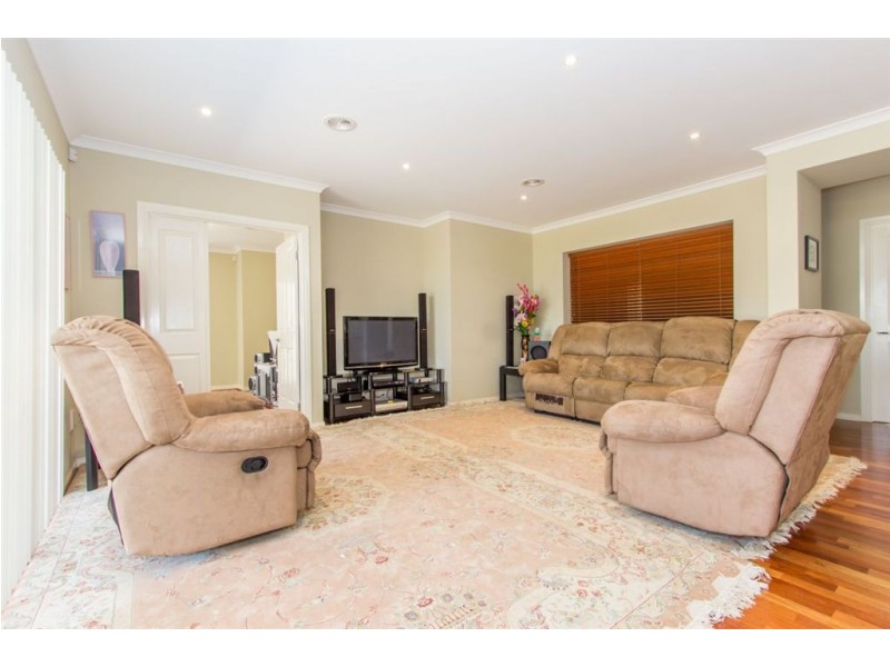 122 Rosebank drive, Cranbourne North VIC 3977