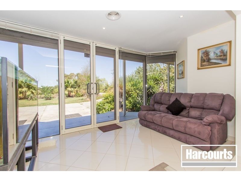 1195 North Road, Devon Meadows VIC 3977