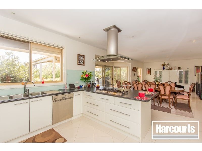 1195 North Road, Devon Meadows VIC 3977