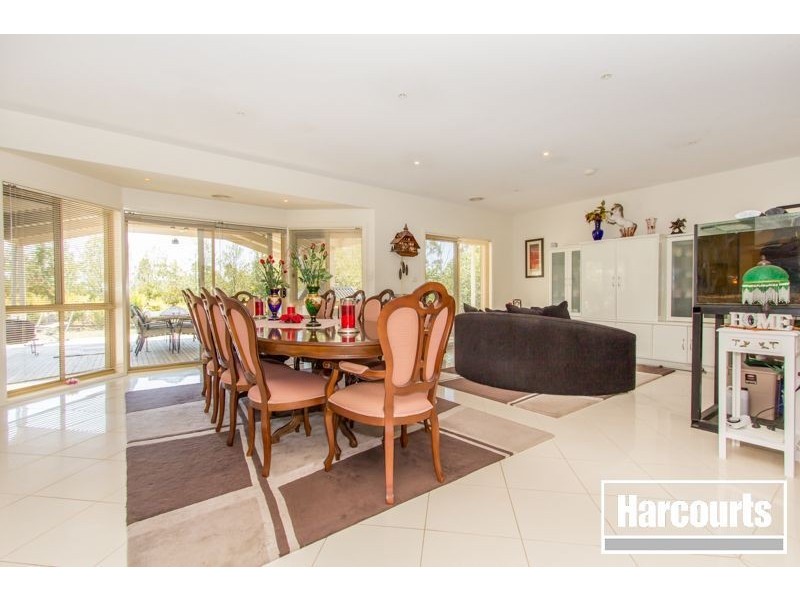 1195 North Road, Devon Meadows VIC 3977