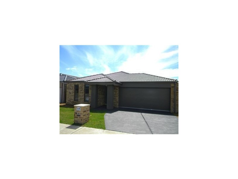 306 Casey Fields Boulevard, Cranbourne East VIC 3977